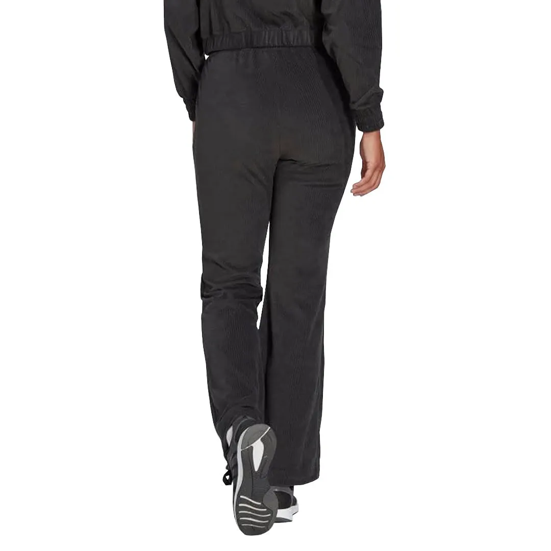 adidas - Damen Hyperglam Rippen-Velours Flared Leg Hose (IB3616)