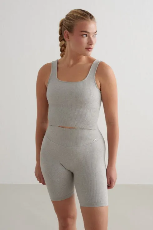 Aim'n Clothing Rippenmuster Nahtlose Midi-Biker-Short | Grau Melange