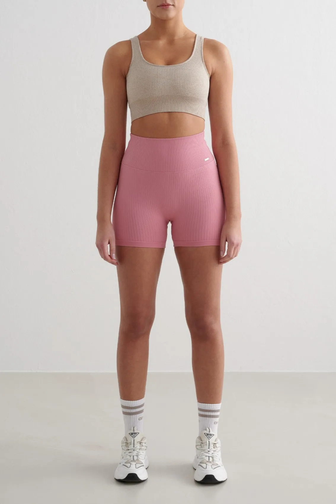 Aim'n Clothing Rippenmuster Nahtlose Midi-Biker-Shorts | Wüstenrose