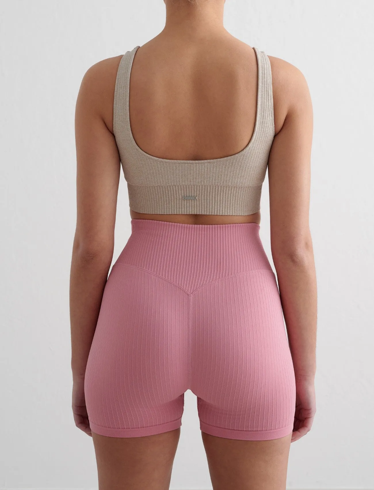 Aim'n Clothing Rippenmuster Nahtlose Midi-Biker-Shorts | Wüstenrose