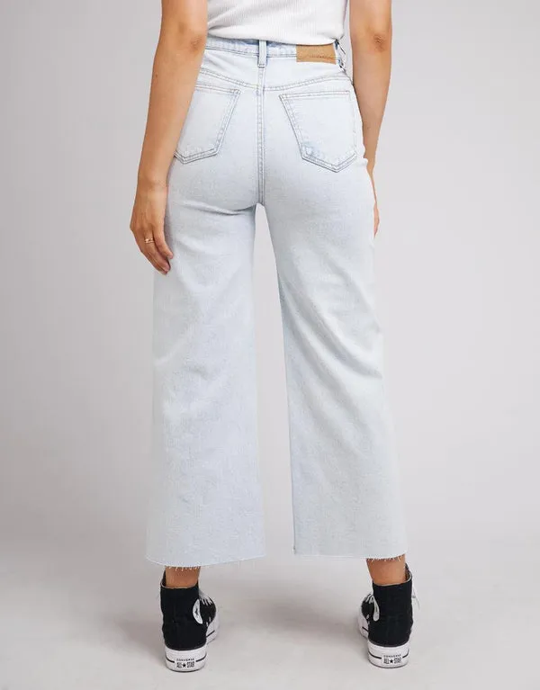 Alles über Eve Clothing Charlie High Rise Wide Leg Jean | Bleichmittel