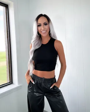 Back To Basics Gepolsterter Cropped Muskel-Tank - Schwarz