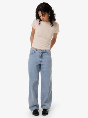Billie Low Jean Zeitloses Blau