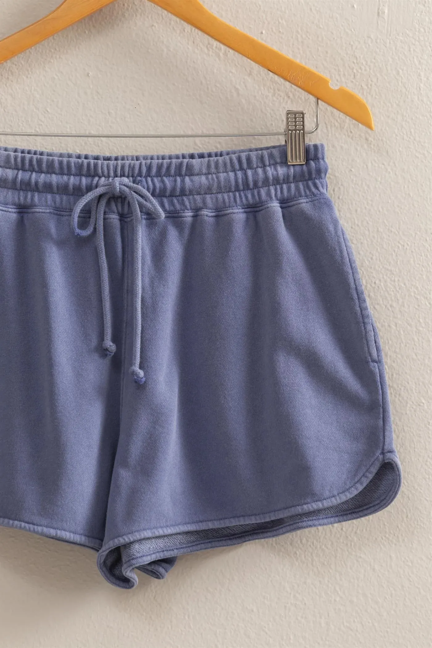 Lässige Delfin-Shorts