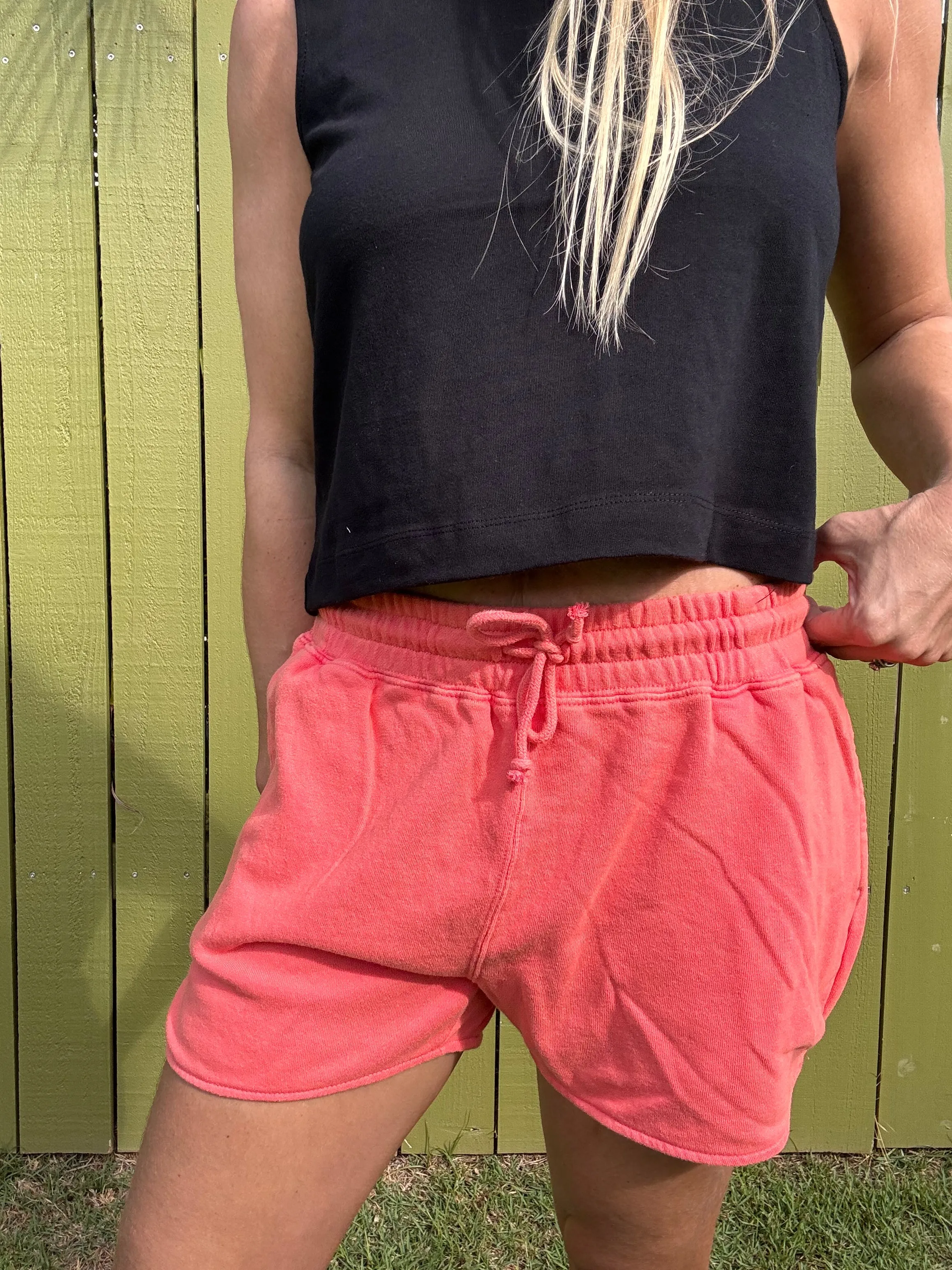 Lässige Delfin-Shorts