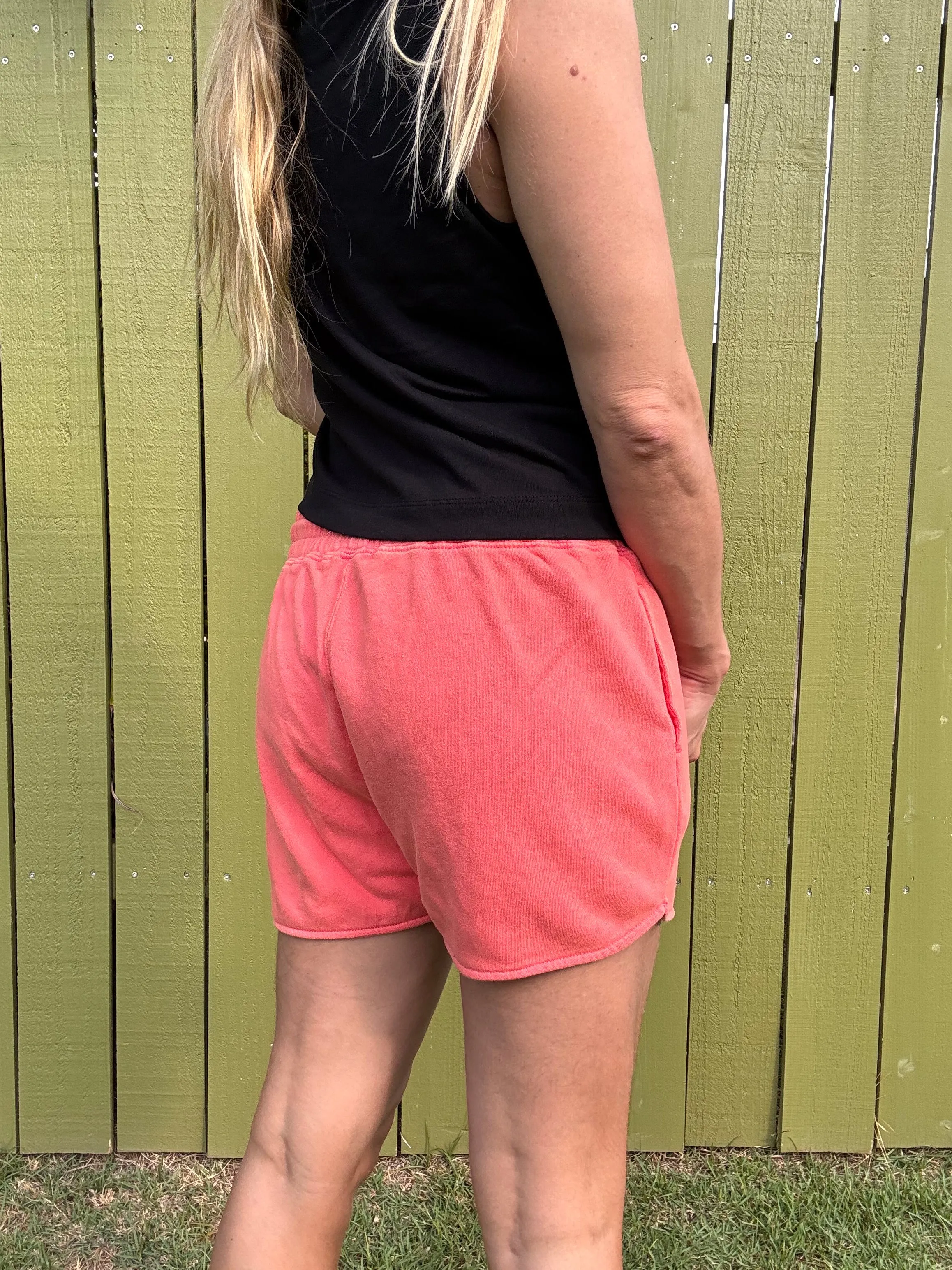 Lässige Delfin-Shorts