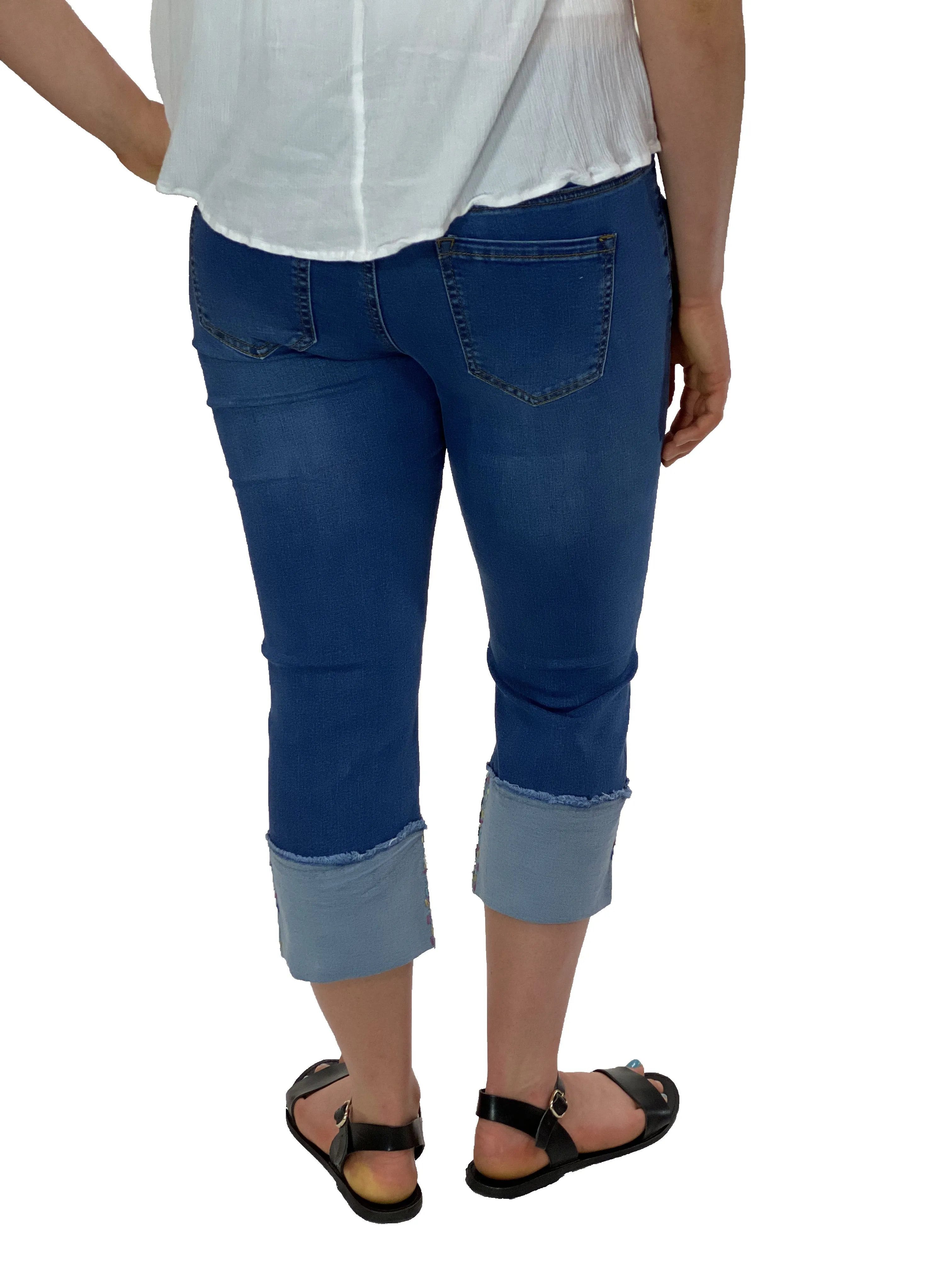 Ethyl Pull-On Crop-Jeans mit Konfetti-Bündchen-Detail