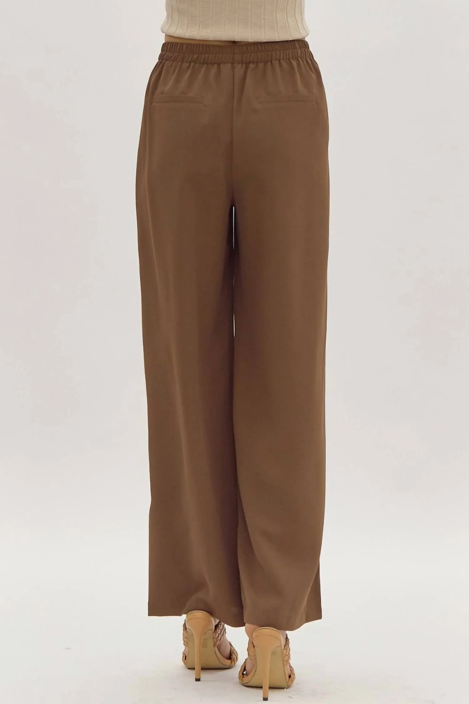 Hoch taillierte Hose in Espresso